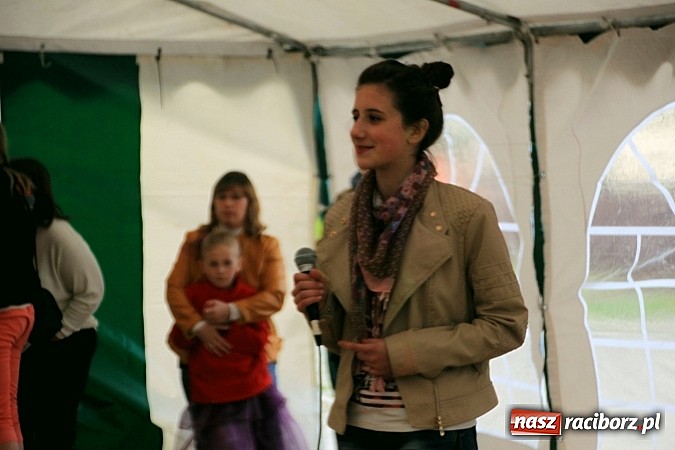 Zdjęcie w galerii na portalu naszraciborz.pl: Salvatore Esposito gwiazdą maj&oacute;wki w Wojnowicach wiadomości z regionu