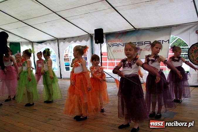 Zdjęcie w galerii na portalu naszraciborz.pl: Salvatore Esposito gwiazdą maj&oacute;wki w Wojnowicach wiadomości z regionu