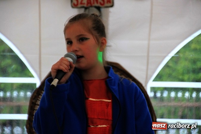 Zdjęcie w galerii na portalu naszraciborz.pl: Salvatore Esposito gwiazdą maj&oacute;wki w Wojnowicach wiadomości z regionu