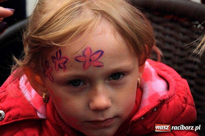 Zdjęcie w galerii na portalu naszraciborz.pl: Salvatore Esposito gwiazdą maj&oacute;wki w Wojnowicach wiadomości z regionu