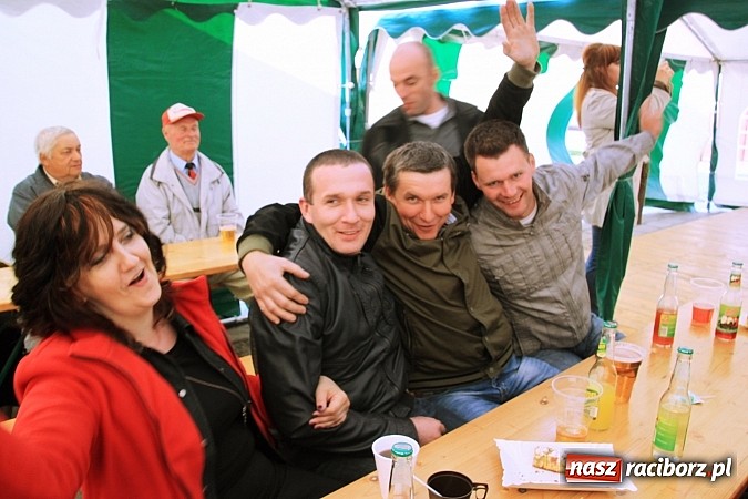 Zdjęcie w galerii na portalu naszraciborz.pl: Salvatore Esposito gwiazdą maj&oacute;wki w Wojnowicach wiadomości z regionu