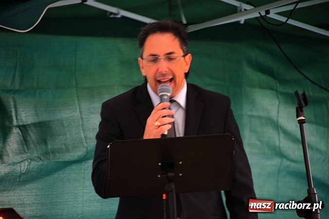 Zdjęcie w galerii na portalu naszraciborz.pl: Salvatore Esposito gwiazdą maj&oacute;wki w Wojnowicach wiadomości z regionu