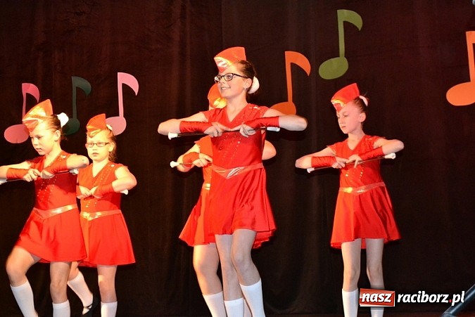 Zdjęcie w galerii na portalu naszraciborz.pl: Tańcz, nie żałuj podłogi! Konkurs w Kuźni wiadomości z regionu