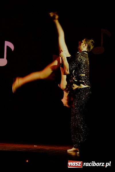 Zdjęcie w galerii na portalu naszraciborz.pl: Tańcz, nie żałuj podłogi! Konkurs w Kuźni wiadomości z regionu