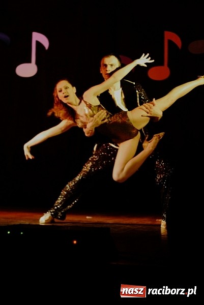 Zdjęcie w galerii na portalu naszraciborz.pl: Tańcz, nie żałuj podłogi! Konkurs w Kuźni wiadomości z regionu