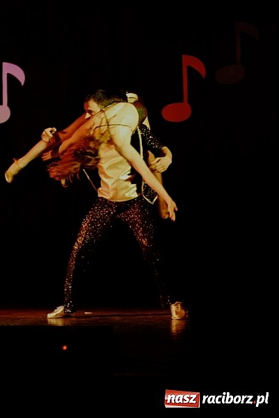 Zdjęcie w galerii na portalu naszraciborz.pl: Tańcz, nie żałuj podłogi! Konkurs w Kuźni wiadomości z regionu