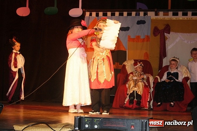 Zdjęcie w galerii na portalu naszraciborz.pl: Tańcz, nie żałuj podłogi! Konkurs w Kuźni wiadomości z regionu