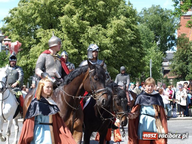 Zdjęcie w galerii na portalu naszraciborz.pl: Strasburger zagrał mnicha wiadomości z regionu