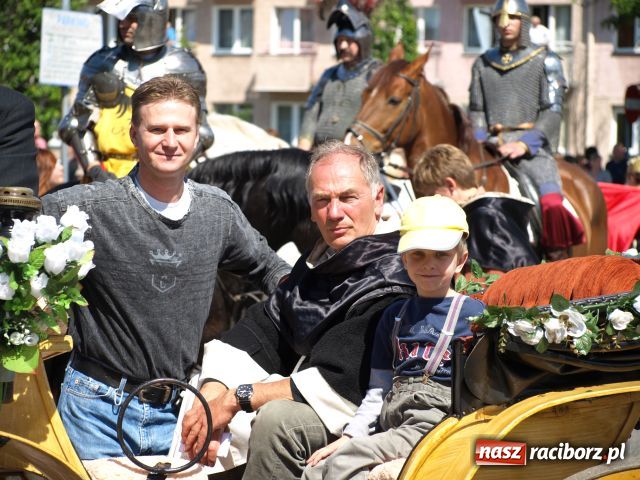 Zdjęcie w galerii na portalu naszraciborz.pl: Strasburger zagrał mnicha wiadomości z regionu