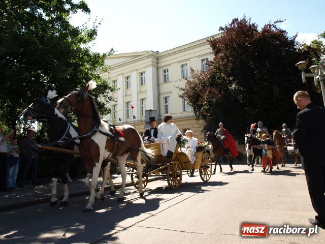 Zdjęcie w galerii na portalu naszraciborz.pl: Strasburger zagrał mnicha wiadomości z regionu