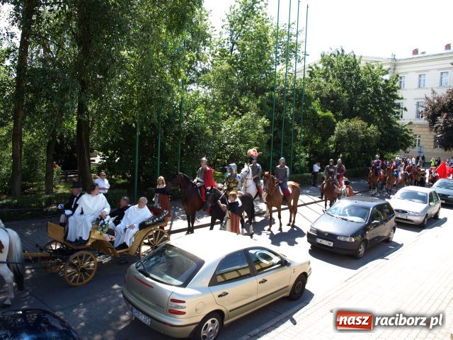 Zdjęcie w galerii na portalu naszraciborz.pl: Strasburger zagrał mnicha wiadomości z regionu