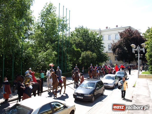 Zdjęcie w galerii na portalu naszraciborz.pl: Strasburger zagrał mnicha wiadomości z regionu