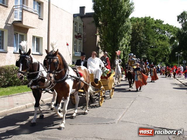 Zdjęcie w galerii na portalu naszraciborz.pl: Strasburger zagrał mnicha wiadomości z regionu