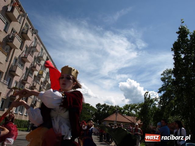 Zdjęcie w galerii na portalu naszraciborz.pl: Strasburger zagrał mnicha wiadomości z regionu