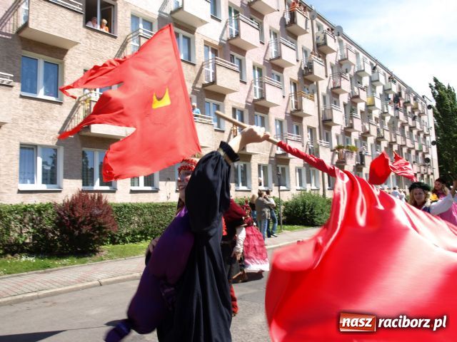 Zdjęcie w galerii na portalu naszraciborz.pl: Strasburger zagrał mnicha wiadomości z regionu