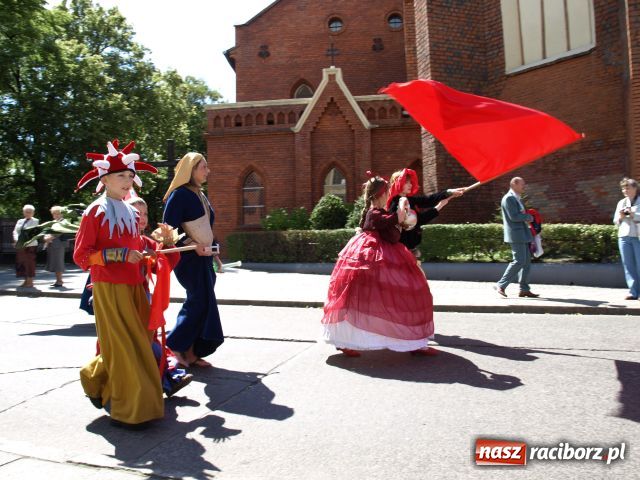 Zdjęcie w galerii na portalu naszraciborz.pl: Strasburger zagrał mnicha wiadomości z regionu