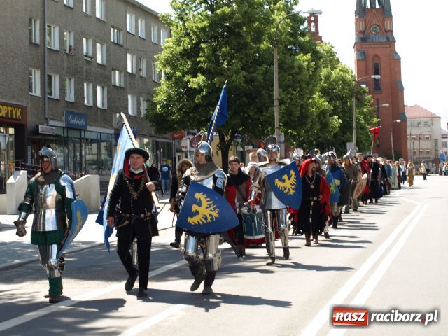 Zdjęcie w galerii na portalu naszraciborz.pl: Strasburger zagrał mnicha wiadomości z regionu