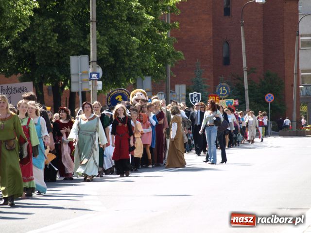 Zdjęcie w galerii na portalu naszraciborz.pl: Strasburger zagrał mnicha wiadomości z regionu