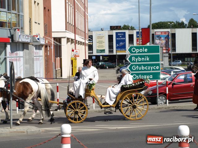 Zdjęcie w galerii na portalu naszraciborz.pl: Strasburger zagrał mnicha wiadomości z regionu