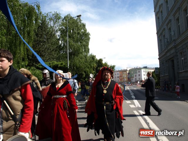 Zdjęcie w galerii na portalu naszraciborz.pl: Strasburger zagrał mnicha wiadomości z regionu