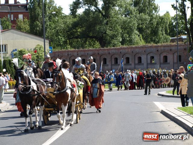 Zdjęcie w galerii na portalu naszraciborz.pl: Strasburger zagrał mnicha wiadomości z regionu