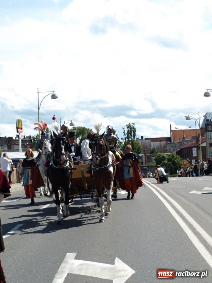 Zdjęcie w galerii na portalu naszraciborz.pl: Strasburger zagrał mnicha wiadomości z regionu