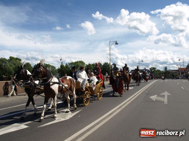 Zdjęcie w galerii na portalu naszraciborz.pl: Strasburger zagrał mnicha wiadomości z regionu
