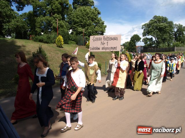 Zdjęcie w galerii na portalu naszraciborz.pl: Strasburger zagrał mnicha wiadomości z regionu