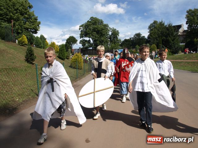 Zdjęcie w galerii na portalu naszraciborz.pl: Strasburger zagrał mnicha wiadomości z regionu