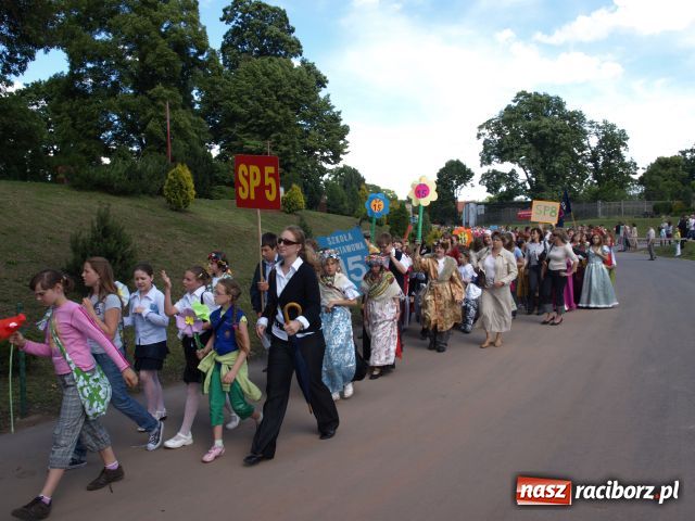 Zdjęcie w galerii na portalu naszraciborz.pl: Strasburger zagrał mnicha wiadomości z regionu