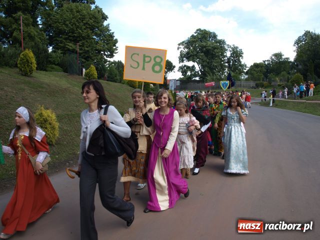 Zdjęcie w galerii na portalu naszraciborz.pl: Strasburger zagrał mnicha wiadomości z regionu