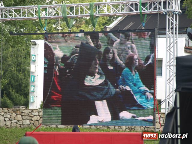 Zdjęcie w galerii na portalu naszraciborz.pl: Strasburger zagrał mnicha wiadomości z regionu