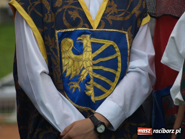 Zdjęcie w galerii na portalu naszraciborz.pl: Strasburger zagrał mnicha wiadomości z regionu