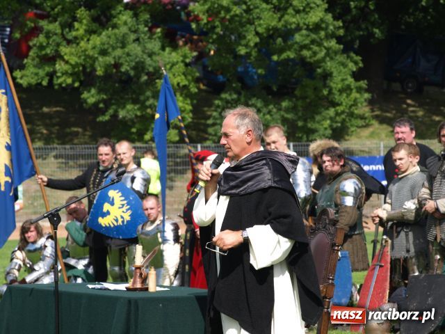 Zdjęcie w galerii na portalu naszraciborz.pl: Strasburger zagrał mnicha wiadomości z regionu