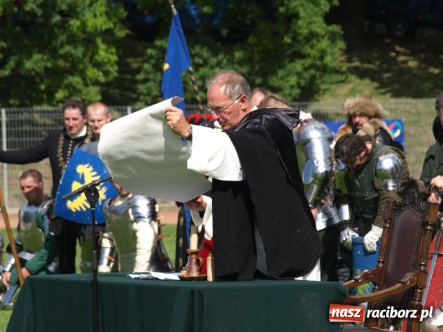 Zdjęcie w galerii na portalu naszraciborz.pl: Strasburger zagrał mnicha wiadomości z regionu