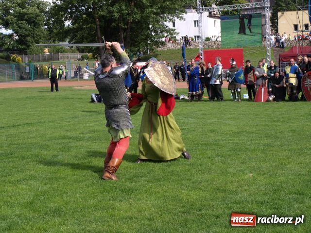 Zdjęcie w galerii na portalu naszraciborz.pl: Strasburger zagrał mnicha wiadomości z regionu