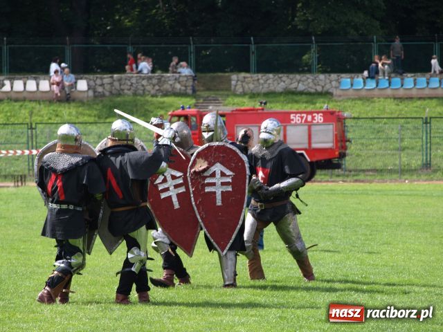 Zdjęcie w galerii na portalu naszraciborz.pl: Strasburger zagrał mnicha wiadomości z regionu