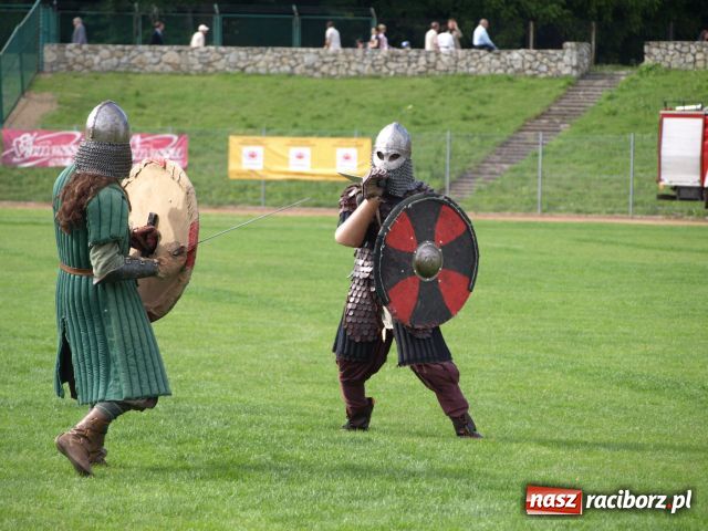 Zdjęcie w galerii na portalu naszraciborz.pl: Strasburger zagrał mnicha wiadomości z regionu