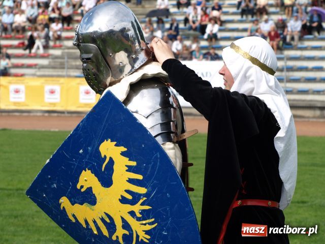 Zdjęcie w galerii na portalu naszraciborz.pl: Strasburger zagrał mnicha wiadomości z regionu