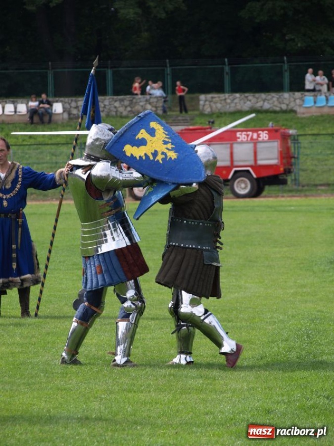 Zdjęcie w galerii na portalu naszraciborz.pl: Strasburger zagrał mnicha wiadomości z regionu