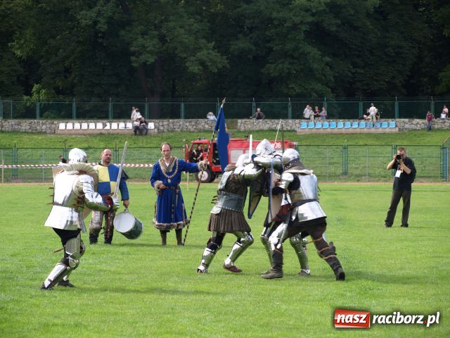 Zdjęcie w galerii na portalu naszraciborz.pl: Strasburger zagrał mnicha wiadomości z regionu