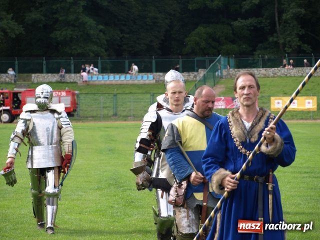 Zdjęcie w galerii na portalu naszraciborz.pl: Strasburger zagrał mnicha wiadomości z regionu