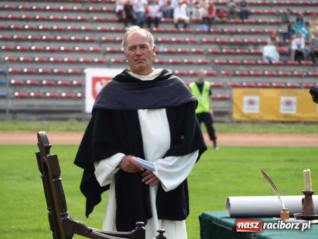 Zdjęcie w galerii na portalu naszraciborz.pl: Strasburger zagrał mnicha wiadomości z regionu