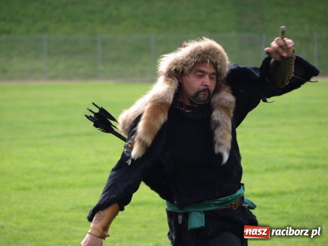 Zdjęcie w galerii na portalu naszraciborz.pl: Strasburger zagrał mnicha wiadomości z regionu