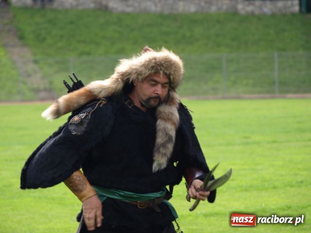 Zdjęcie w galerii na portalu naszraciborz.pl: Strasburger zagrał mnicha wiadomości z regionu