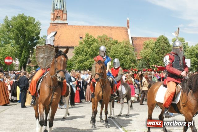 Zdjęcie w galerii na portalu naszraciborz.pl: Strasburger zagrał mnicha wiadomości z regionu