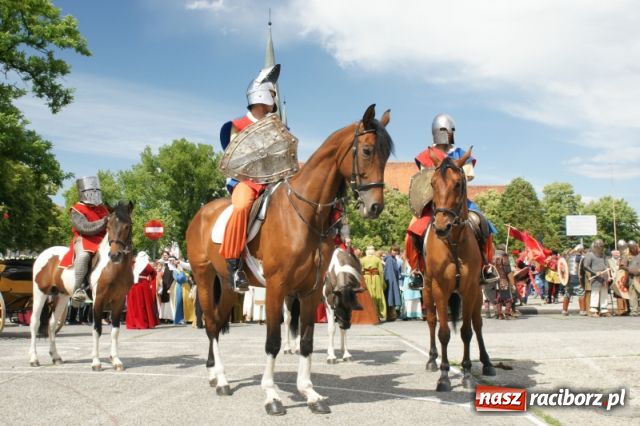 Zdjęcie w galerii na portalu naszraciborz.pl: Strasburger zagrał mnicha wiadomości z regionu