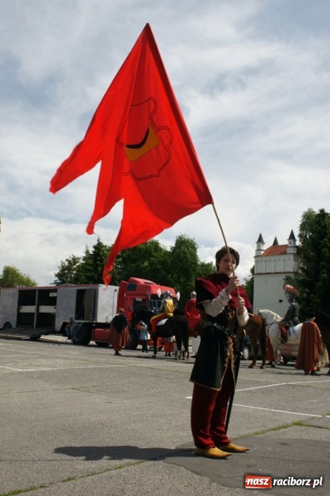 Zdjęcie w galerii na portalu naszraciborz.pl: Strasburger zagrał mnicha wiadomości z regionu