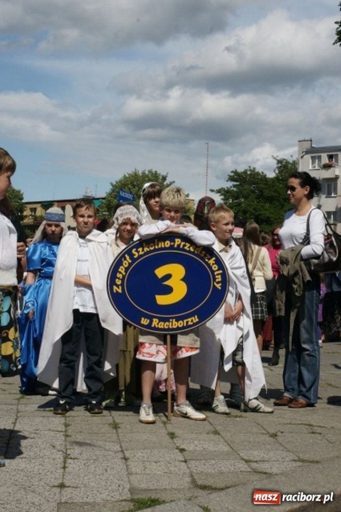 Zdjęcie w galerii na portalu naszraciborz.pl: Strasburger zagrał mnicha wiadomości z regionu