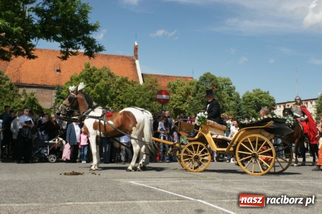 Zdjęcie w galerii na portalu naszraciborz.pl: Strasburger zagrał mnicha wiadomości z regionu